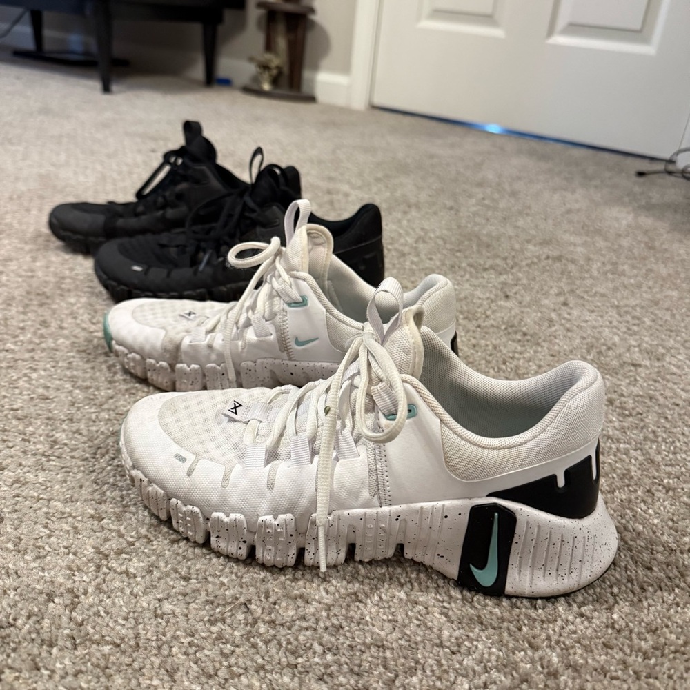Nike Women’s Metcon 5 | 2 Pair